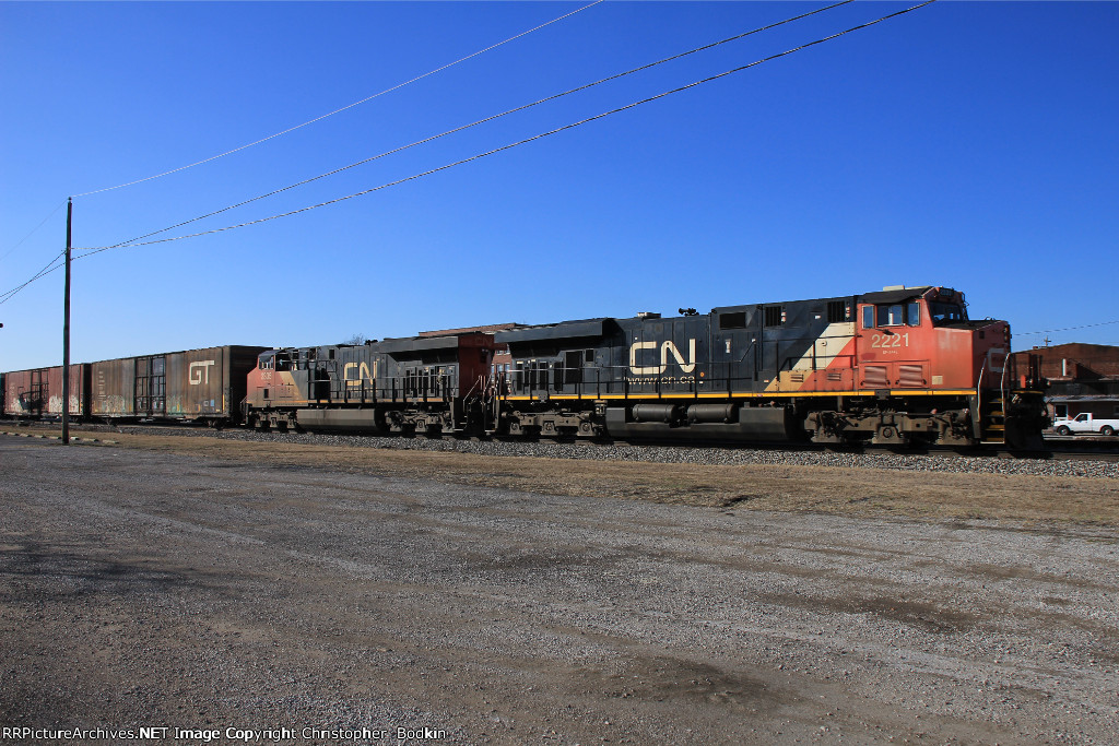 CN 2221